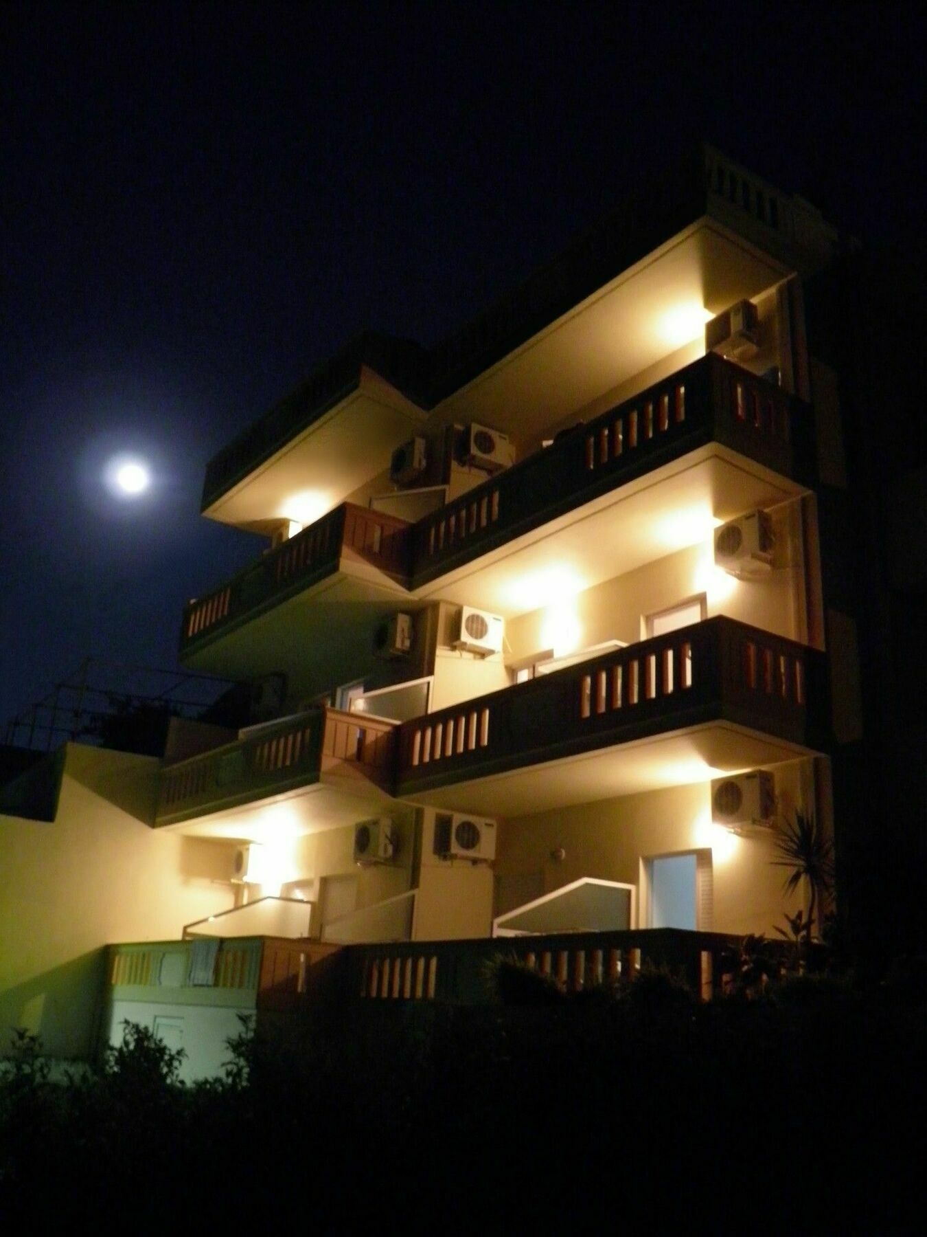 קליבס Christi Apartments מראה חיצוני תמונה